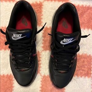 Nike Men's Black and Red Sneakers